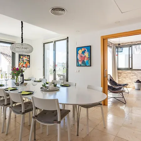 Modern Townhouse With Stunning View Holiday home