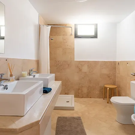Holiday home Modern Townhouse With Stunning View *